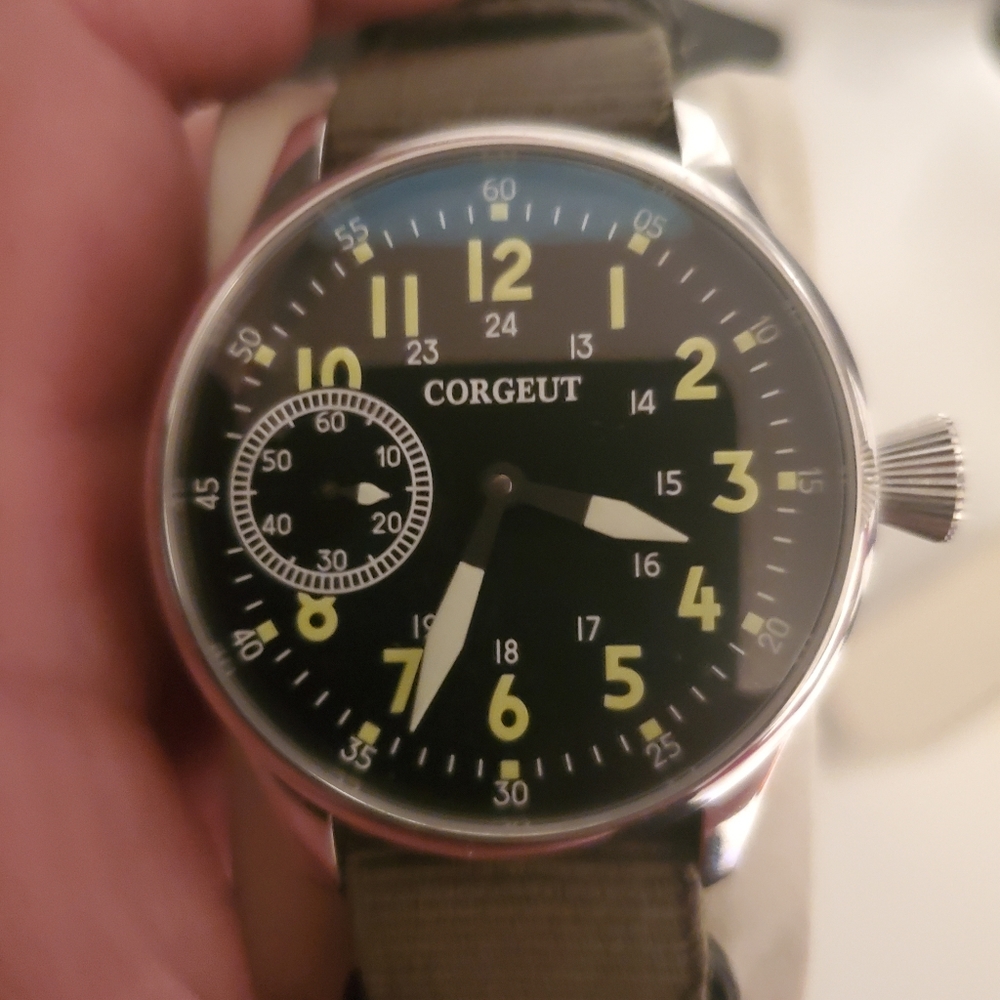 Corgeut pilots watch